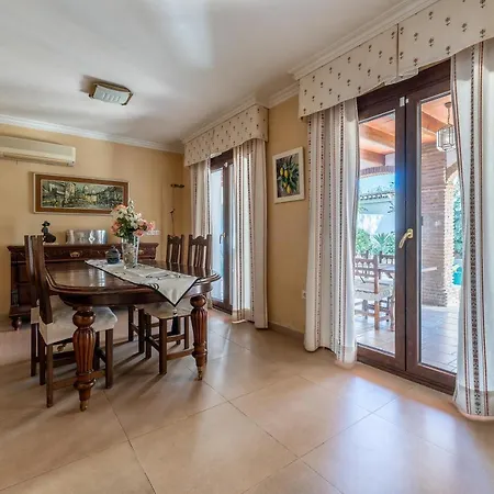 Oasis Willa Fuengirola